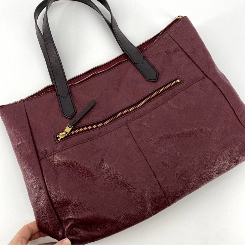 Fossil Burgundy Leather Tap Zip Casual Travel Tote Bag OS
Gently used - Picture 7 of 7